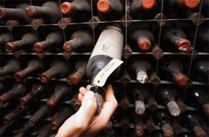Hogyan kell tárolni a bor otthon a műanyag palackok és üvegedények