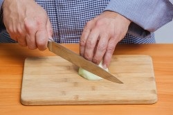 Hogyan élesíteni egy késsel, hogy a borotvaéles kép
