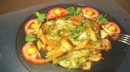 Burgonya és a zöldségek, sült egy hüvely (hüvely) Burgonya zöldséggel, sült egy hüvelyt