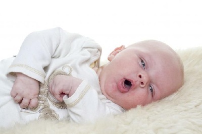 Köhögés egy csecsemő Komorowski, baby
