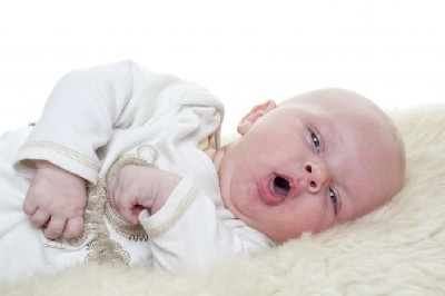 Köhögés egy csecsemő Komorowski, baby (baby) Köhögés egy csecsemő Komorowski, baby