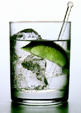 Koktél gin-tonik - recept arányban, és a készítmény (aránya) Koktél gin és tónusos - egy receptet arányok és főzési