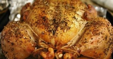 Csirkemell filé, tejszínes, mustáros mártással egy serpenyőben recept fényképpel (mártás) Csirkemell filé, tejszínes, mustáros mártással egy serpenyőben recept egy fotó