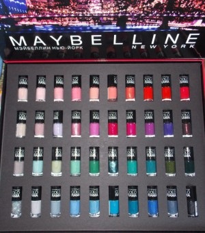Körömlakk Colorama a Maybelline paletta előnyeit (paletta) Körömlakk Colorama származó Maybelline paletta előnyei