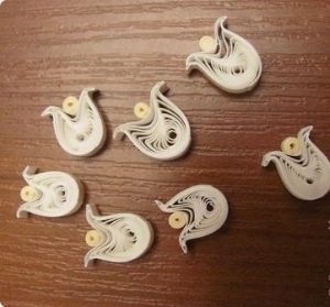Liliomok Quilling virágok finom papírból a fotó és videó mikron (Quilling gyöngyvirág) Liliomok Quilling virágok finom papírból a fotó és videó mikron