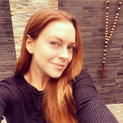 Lindsay Lohan megmutatta szelfi nem make-up és archív fotókat Andzhelinoy Dzholi, pletyka