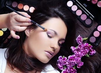 Make-up különböző típusú személy - szakmai megközelítés szépség