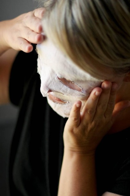 Többször használható maszk az arc saját kezűleg