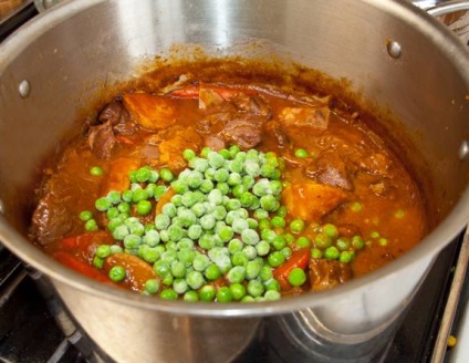 Marhapörkölt burgonyával - lépésről lépésre recept képeket a (hús) Marhapörkölt burgonyával - lépésről lépésre recept fotók