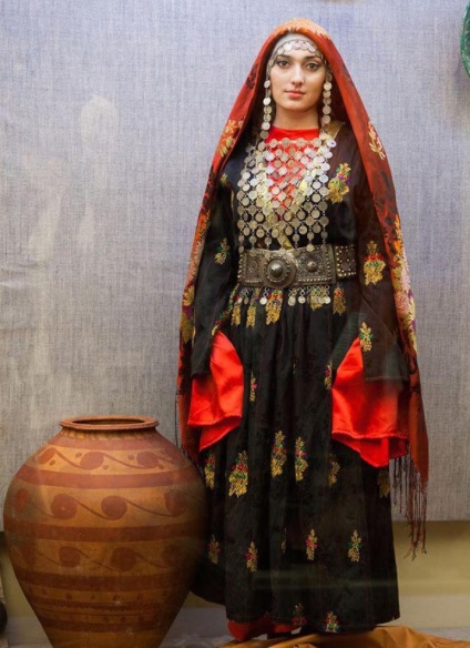 Országos hagyományos esküvői ruha a népek Dagesztánban
