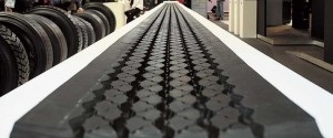Az újrafutózott gumiabroncsok - hogyan meghosszabbítja az életet a kopott gumik Videó