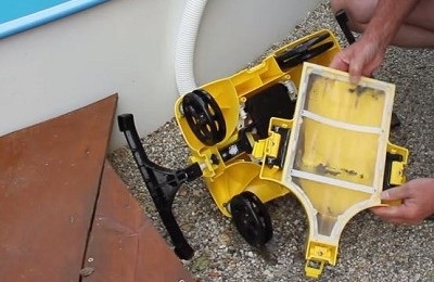 Áttekintés a porszívó tisztítása a medence a kézi robot
