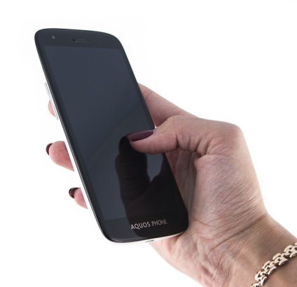 Áttekintés Sharp AQUOS telefon sh930w (AQUOS) Áttekintés Sharp AQUOS telefon sh930w