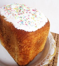Húsvéti sütemény a kenyér gép recept egy fotó