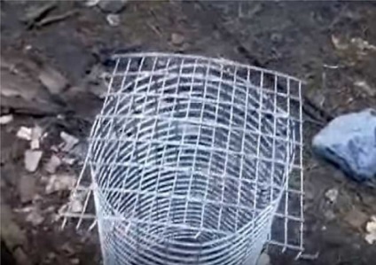 Kemence vonul fürdő a boltban, házi fém, a fűtőelem (store) Camp kályha fürdőkhöz a boltban, egy házi fém, tűzhely