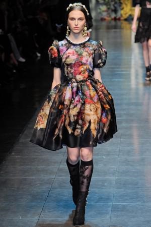 Dolce Gabbana ruha virágokkal, polka, csíkok (dolce) Dolce Gabbana ruha virágokkal, polka, csíkok