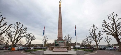 Alkotmány tér, place de la alkotmány