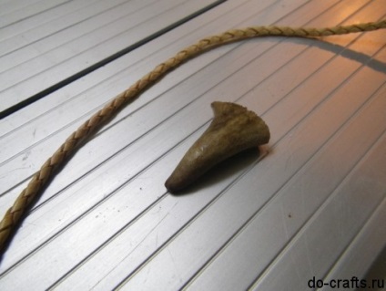 Ezekből készült szarvas agancs, egy kanál meg a kezét