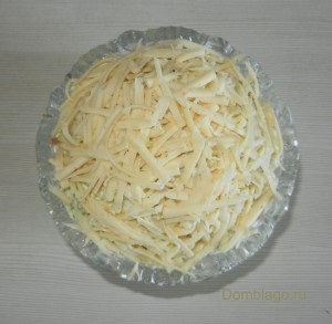 Gala csirke saláta, gomba, savanyúságok (gombák) Ünnepi saláta csirkével, gombával és uborkával