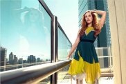 Frizurák Meryem Uzerli életben, a reklám és a magazin fotózásokra (Meryem) Frizurák Meryem Uzerli életben, a reklám és a magazin fotózások