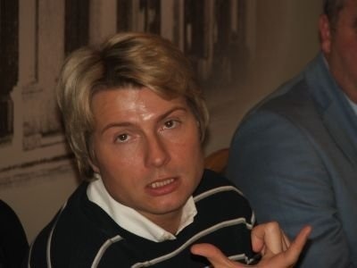 A lovasok - csillag - és - zvezdulek (tartalmaznia kell a következő) A lovasok - csillag - és - zvezdulek
