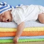 Baba alszik 20-30 percig, órákat anyák (alszik) Baba alszik 20-30 percig, órák anyáknak
