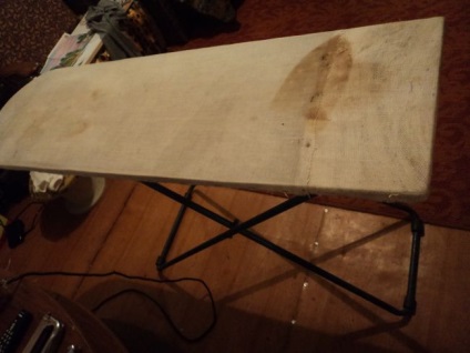 Restoration régi vasalódeszka (board) Helyreállítása a régi vasalódeszka