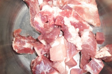 Recept párolt burgonya sertés és a sertéshús csont lépésről lépésre képekkel (csibe) Recept párolt burgonya sertés és a sertéshús csont lépésről lépésre képekkel