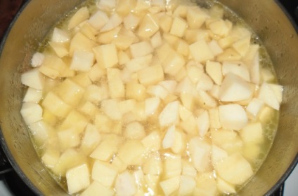 Recept párolt burgonya sertés és a sertéshús csont lépésről lépésre képekkel (burgonya) Recept párolt burgonya sertés és a sertéshús csont lépésről lépésre képekkel
