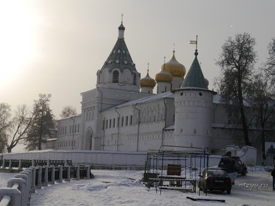 Romanov Kosztroma fa és halad (i) Romanov Les Kosztroma és tompított