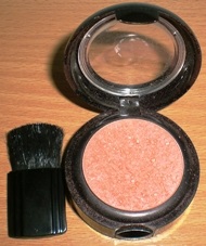 Mono Blush művészeti ábrázata -, fényképek és ár (art make-up) Mono Blush művészeti ábrázata -, fényképek és ár