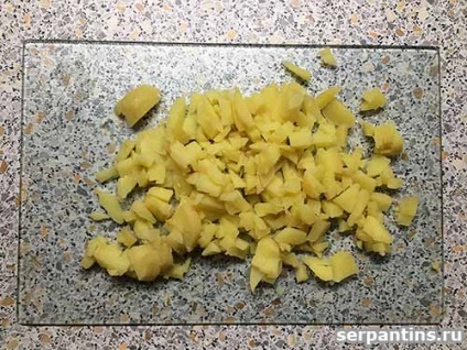 Csirke saláta, gomba és burgonya (burgonya) Saláta csirke, burgonya és gomba