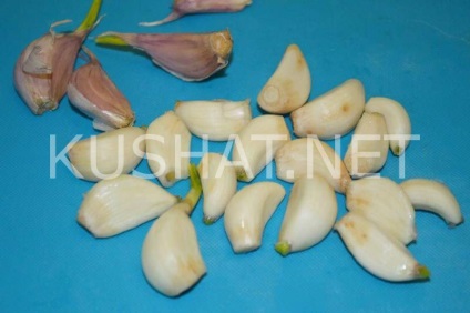 Salo darált fokhagyma (disznózsír darált fokhagyma recept) Sertészsír fokhagymás egy húsdaráló