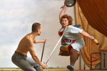 Shaya Labaf tegye táska feje fölött (LaBeouf) Shaya Labaf tegye táska feje fölött