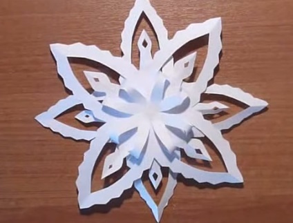 Hópehely papírból saját kezűleg - kézműves az új évben saját kezűleg