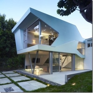Modern ház tervezése egy pohár homlokzat és a fal