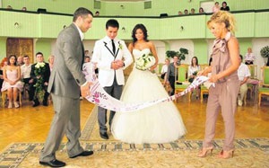 Esküvői Ani Lorak könnyek, csókok és nenadkushenny cipó