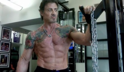 Sylvester Stallone edzés programot és a diéta titkok (videóval)