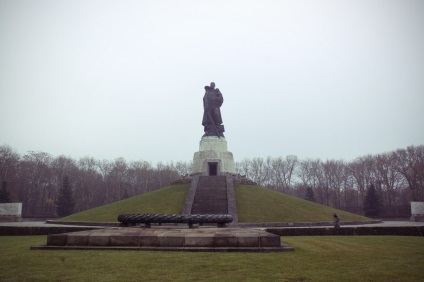 Treptow Park leírás, képek és videó (Treptow Park) Treptow Park leírás, képek és videó