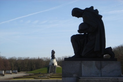 Treptow Park leírás, képek és videó (Treptow Park) Treptow Park leírás, képek és videó
