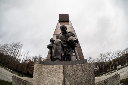 Treptow Park leírás, képek és videó (Treptow Park) Treptow Park leírás, képek és videó