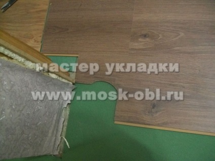 Fektetése laminált Z-alakú folyosón (halmozási) Fektetése laminált Z-alakú folyosó
