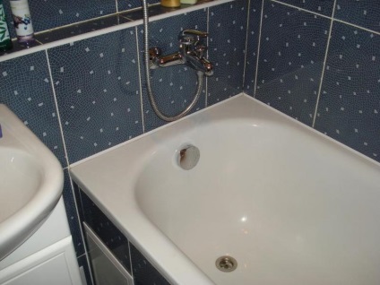 Fürdőszoba lakás rendszeres fotó (rendes lakás forrás) Fürdőszoba egy lakásban Photo