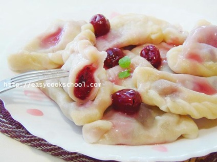Gombóc cseresznye recept fotókkal lépésről lépésre, egyszerű receptek (lépésről lépésre) Gombóc cseresznye recept fotókkal lépésről lépésre, egyszerű receptek