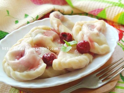 Gombóc cseresznye recept fotókkal lépésről lépésre, egyszerű receptek (lépésről lépésre) Gombóc cseresznye recept fotókkal lépésről lépésre, egyszerű receptek