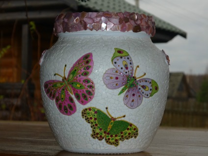 Vázák tojáshéj segítségével decoupage és gyöngyök (belsőépítészeti) Váza az tojáshéj segítségével gyöngyök és decoupage