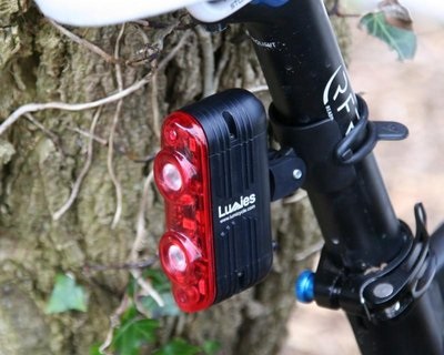Kerékpár lámpák ding erejét a fényáram 550 lumen jellemzőinek leírása, fotó és videó (erő) Kerékpár lámpák ding erejét a fényáram 550 lumen jellemzőinek leírása, fotó és videó