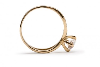 Kiválasztása jegygyűrűt egy gyűrűt képez, kő és szerelési eljárás