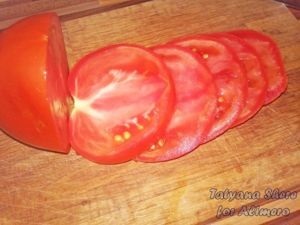 Sült burgonya, paradicsom és a sajt (sajt) Rakott burgonya paradicsom és sajt
