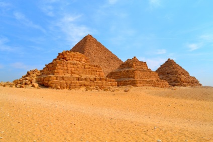 Az egyiptomi piramisok és a nagy szfinx története, leírás, fotó